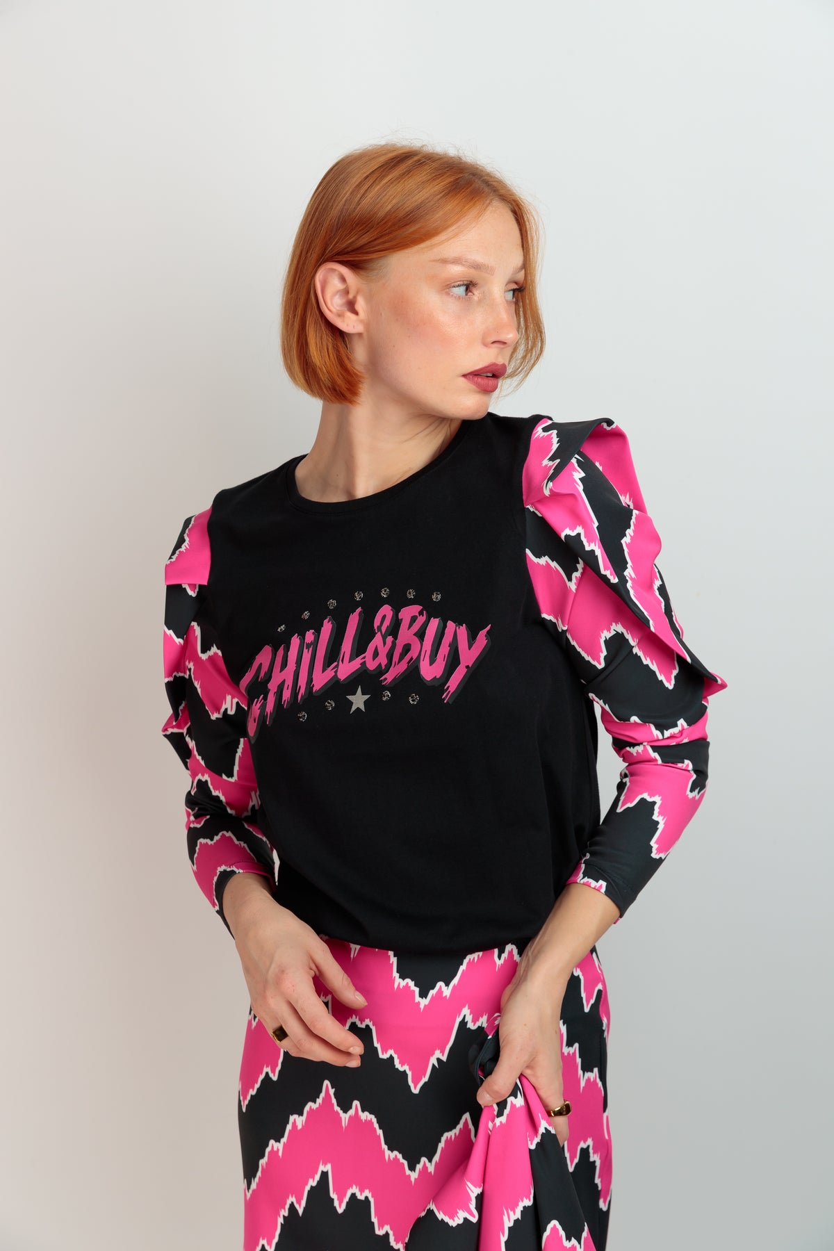 Camiseta Lucy Tique Chill Tachas