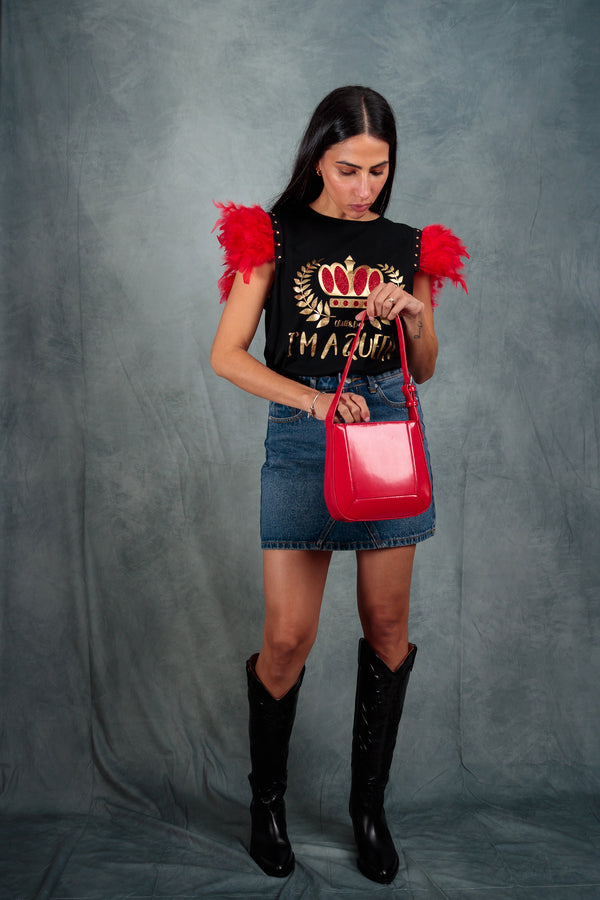 T-shirt à plumes cloutées de la Reine