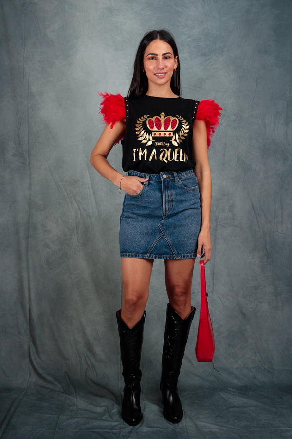T-shirt à plumes cloutées de la Reine