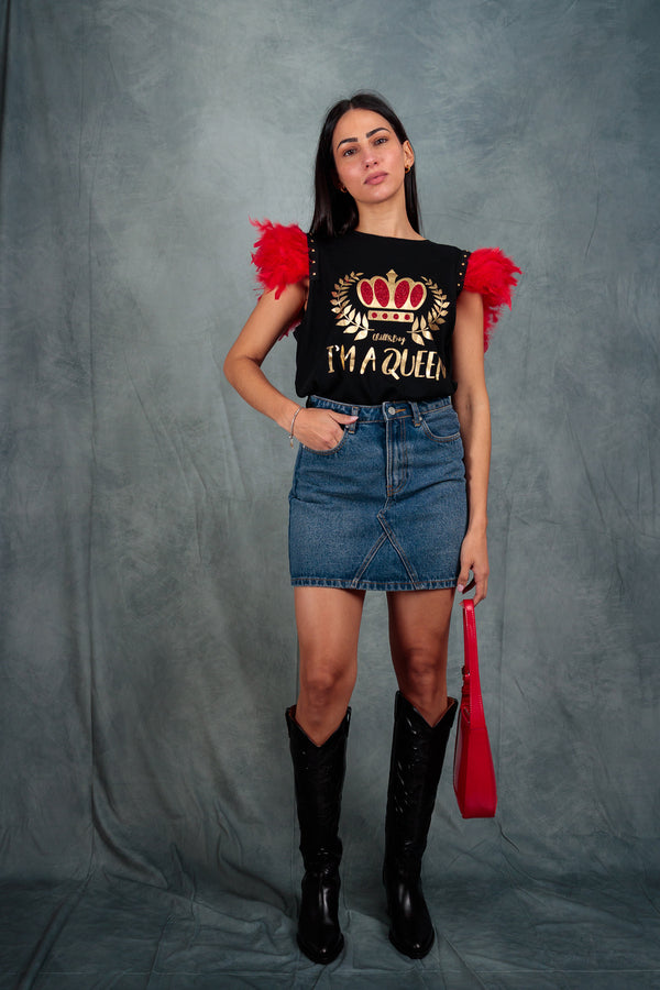 T-shirt à plumes cloutées de la Reine