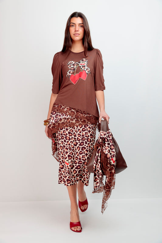 Camiseta Lupita Lazo Cherry