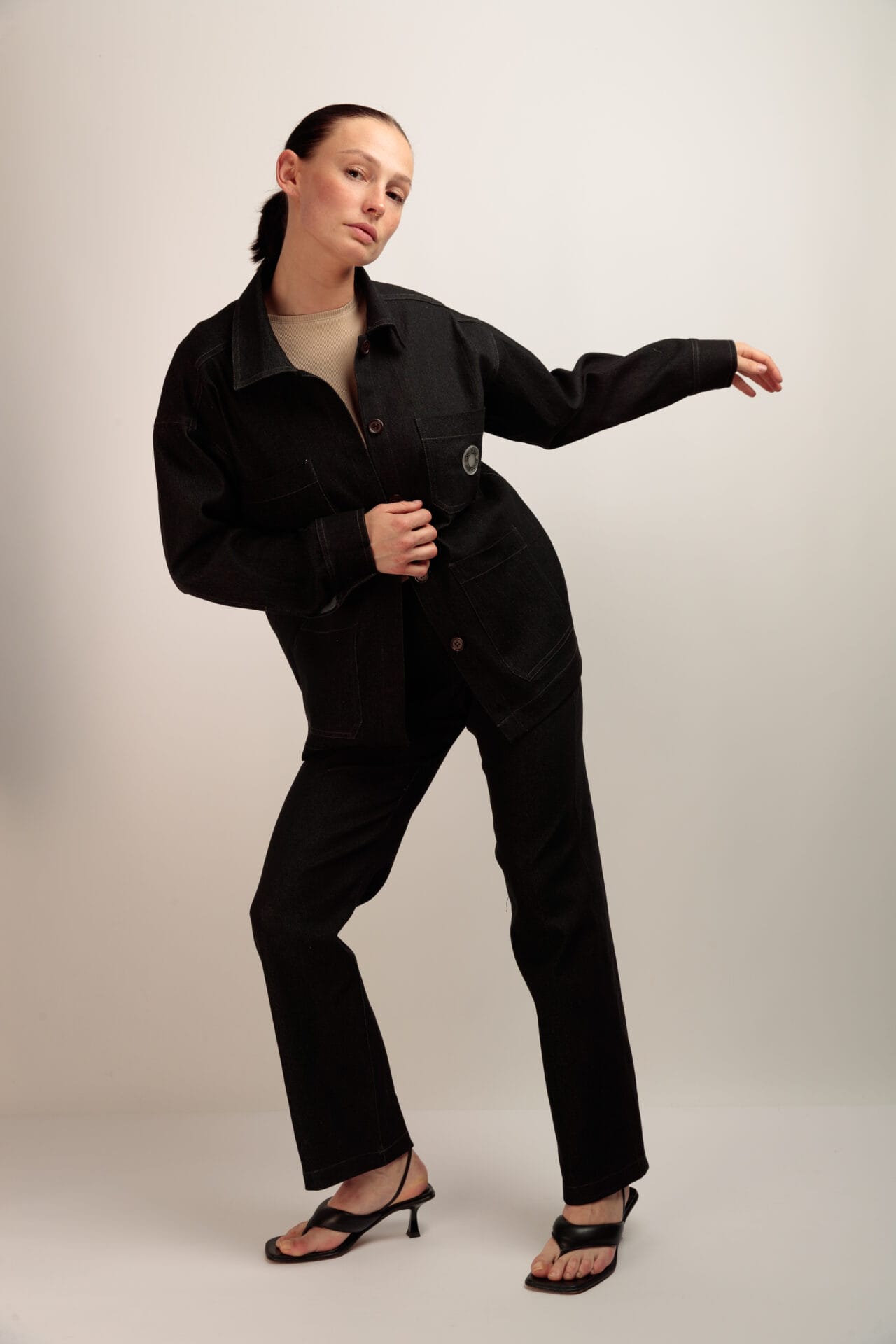 CHAQUETA DENIM NEGRO