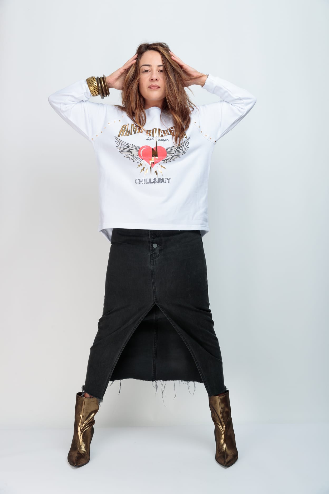 SUDADERA TACHAS ALAS FESTIVAL DORADO