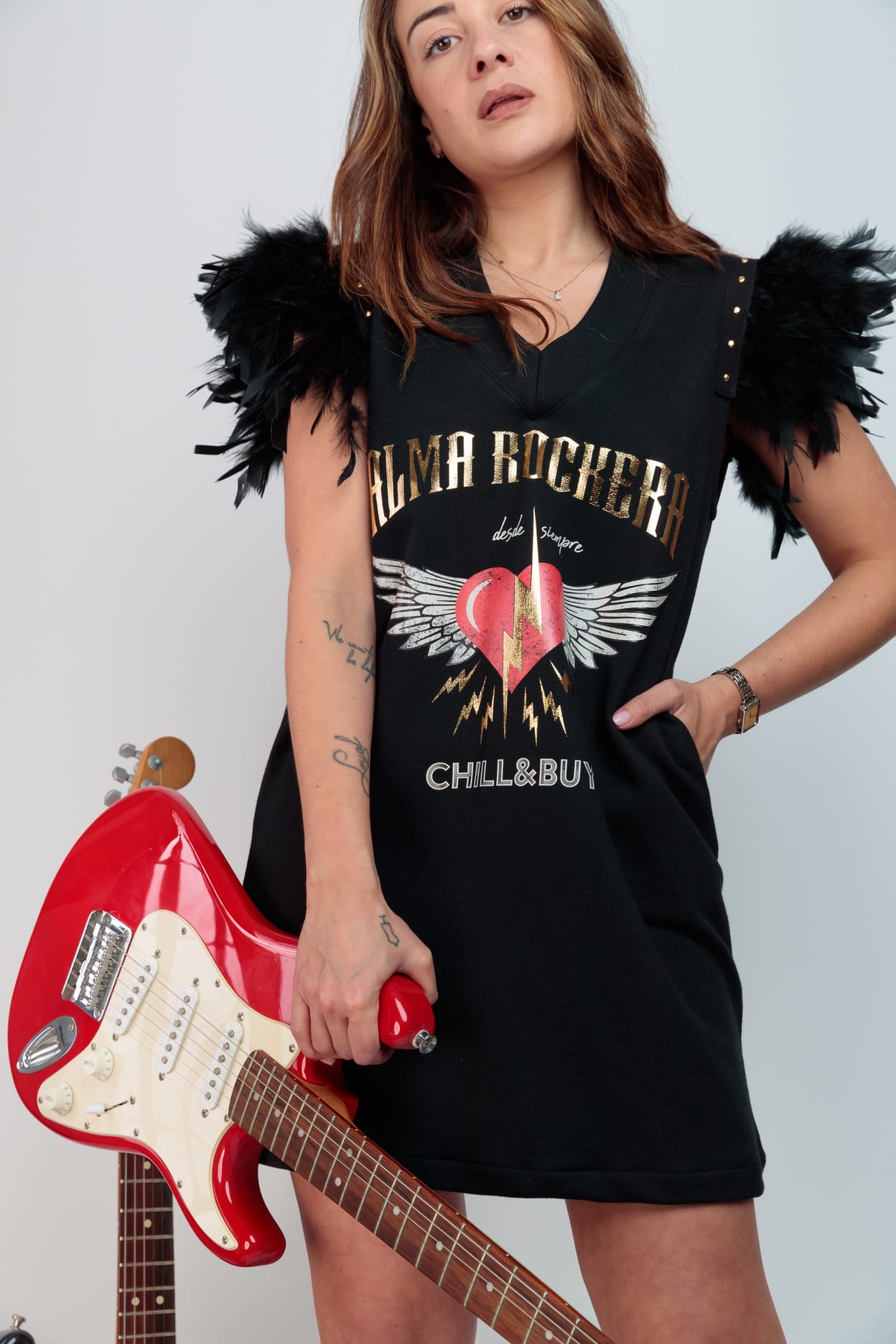VESTIDO PICO PLUMASTACHAS ALMA ROCKERA DORADO