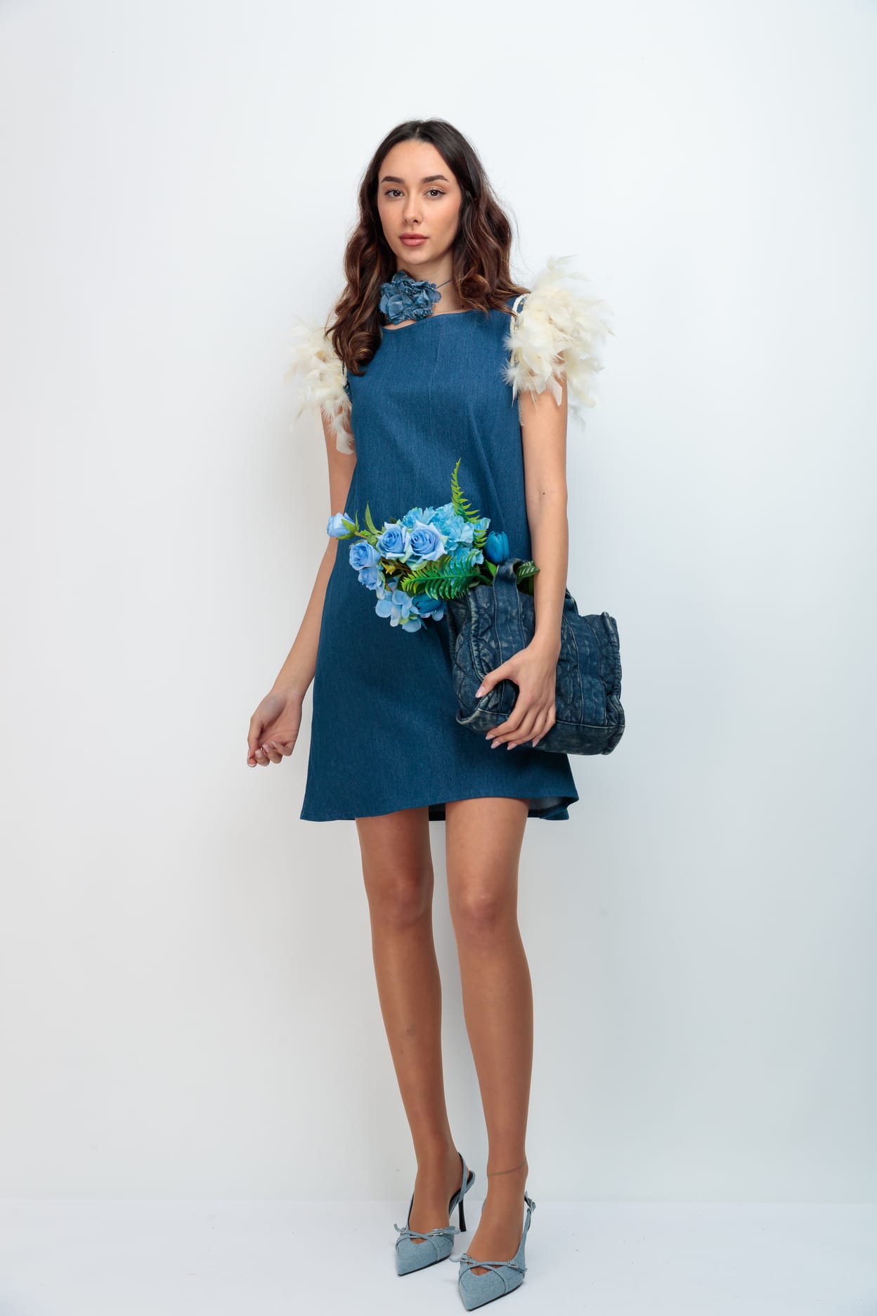 VESTIDO PLUMAS VAQUERO SIN DISENO