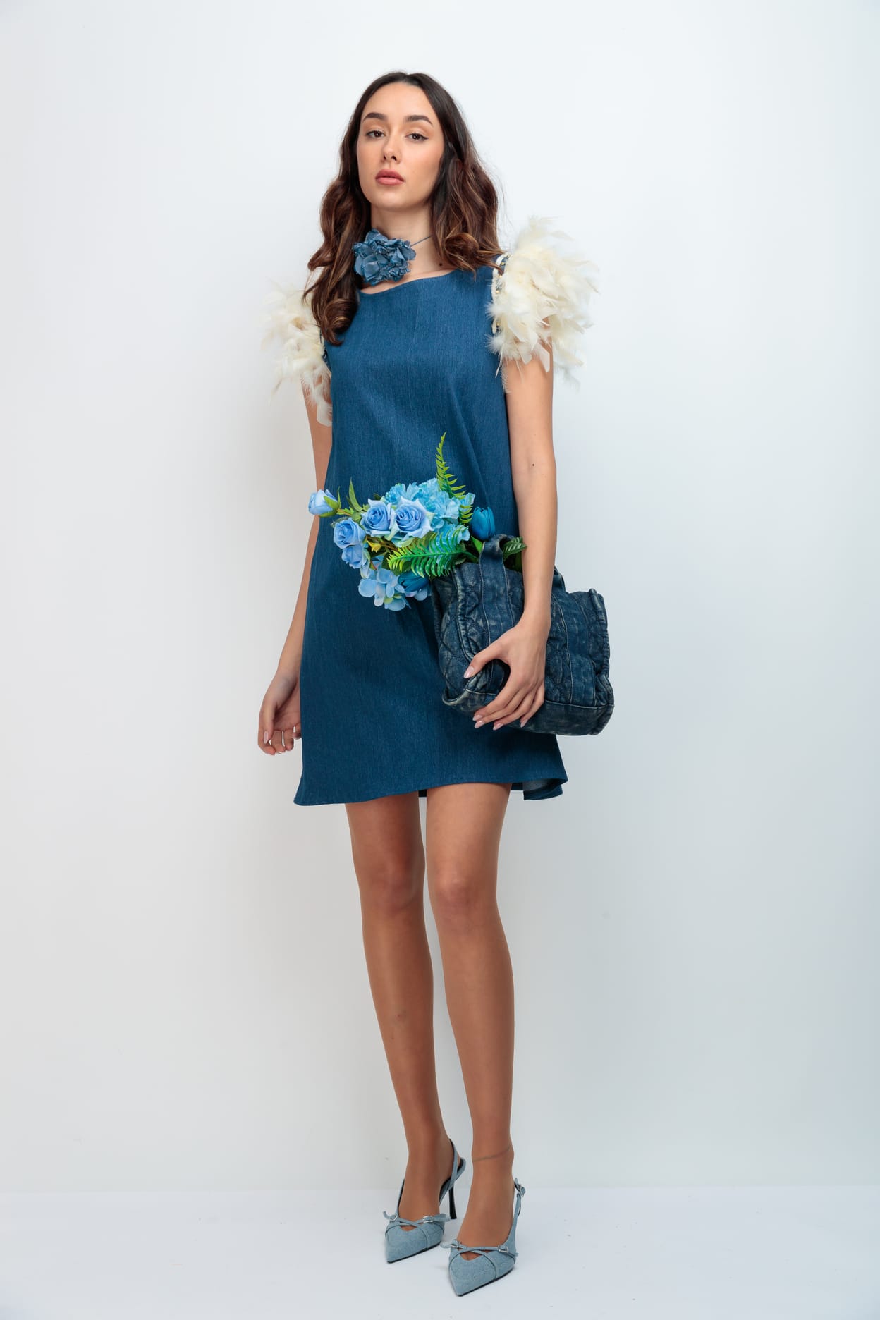 VESTIDO PLUMAS VAQUERO SIN DISENO