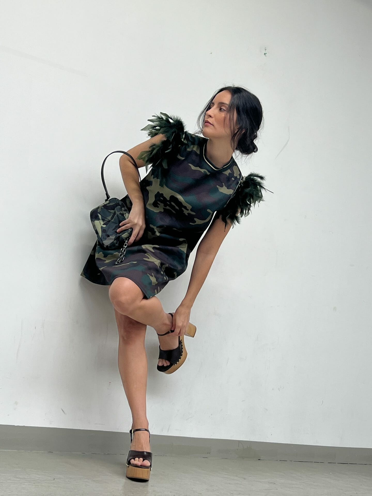 VESTIDO PLUMASTACHAS CAMUFLAJE SIN DISENO