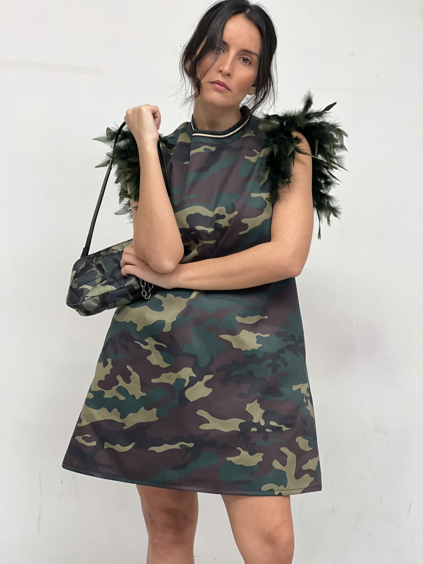 VESTIDO PLUMASTACHAS CAMUFLAJE SIN DISENO