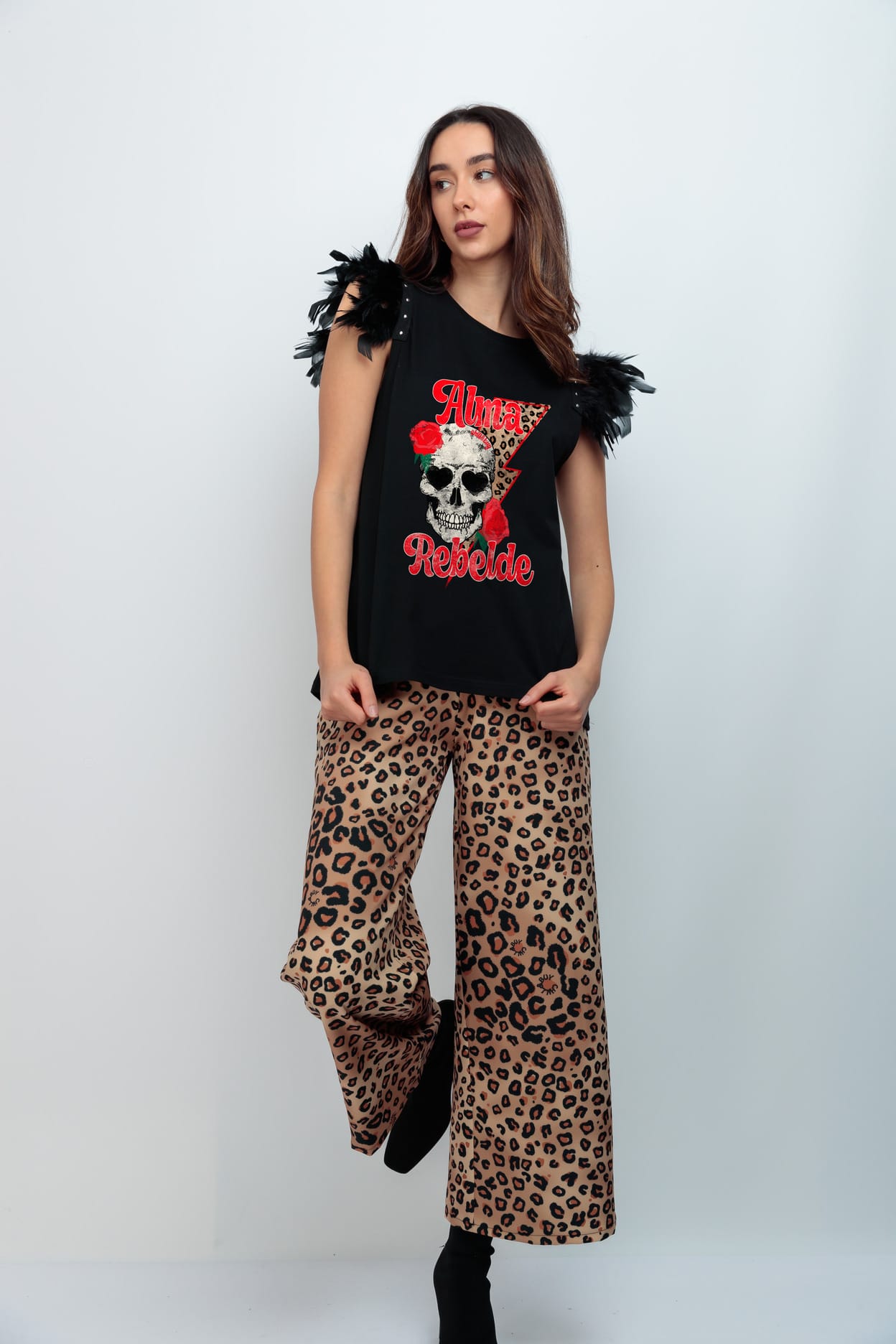 CAMI PLUMAS NG ALMA REBELDE