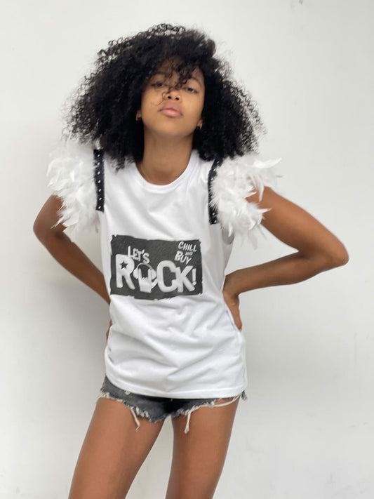 CAMI PLUMAS TACHAS CASCOS ROCK