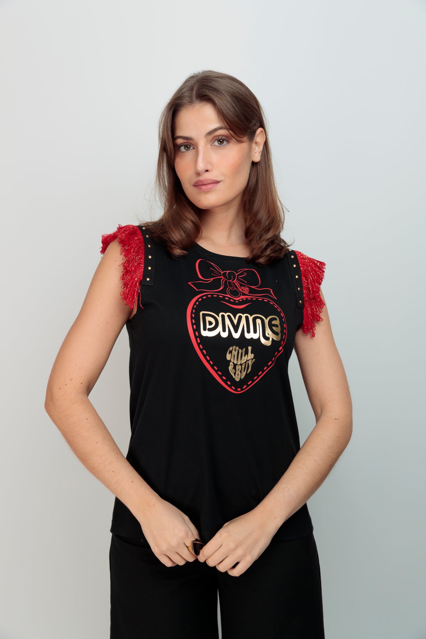 Camiseta Flecos Tachas Divine