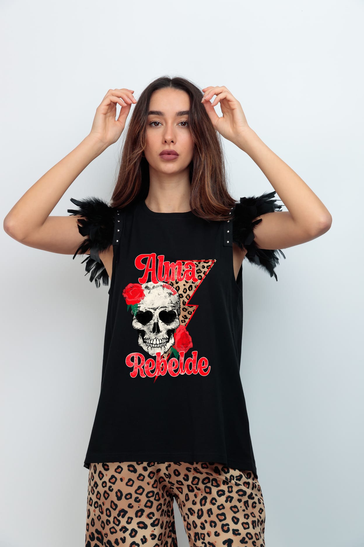 CAMISETA PLUMAS NEGRAS ALMA REBELDE