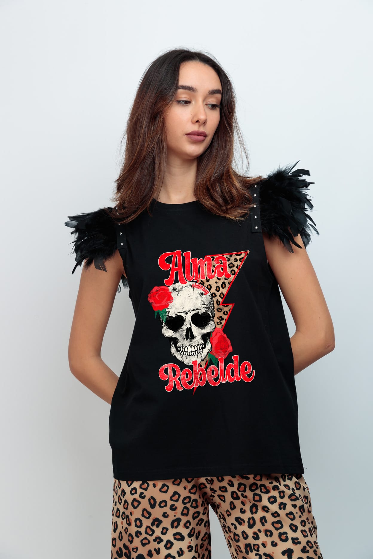 CAMISETA PLUMAS NEGRAS ALMA REBELDE
