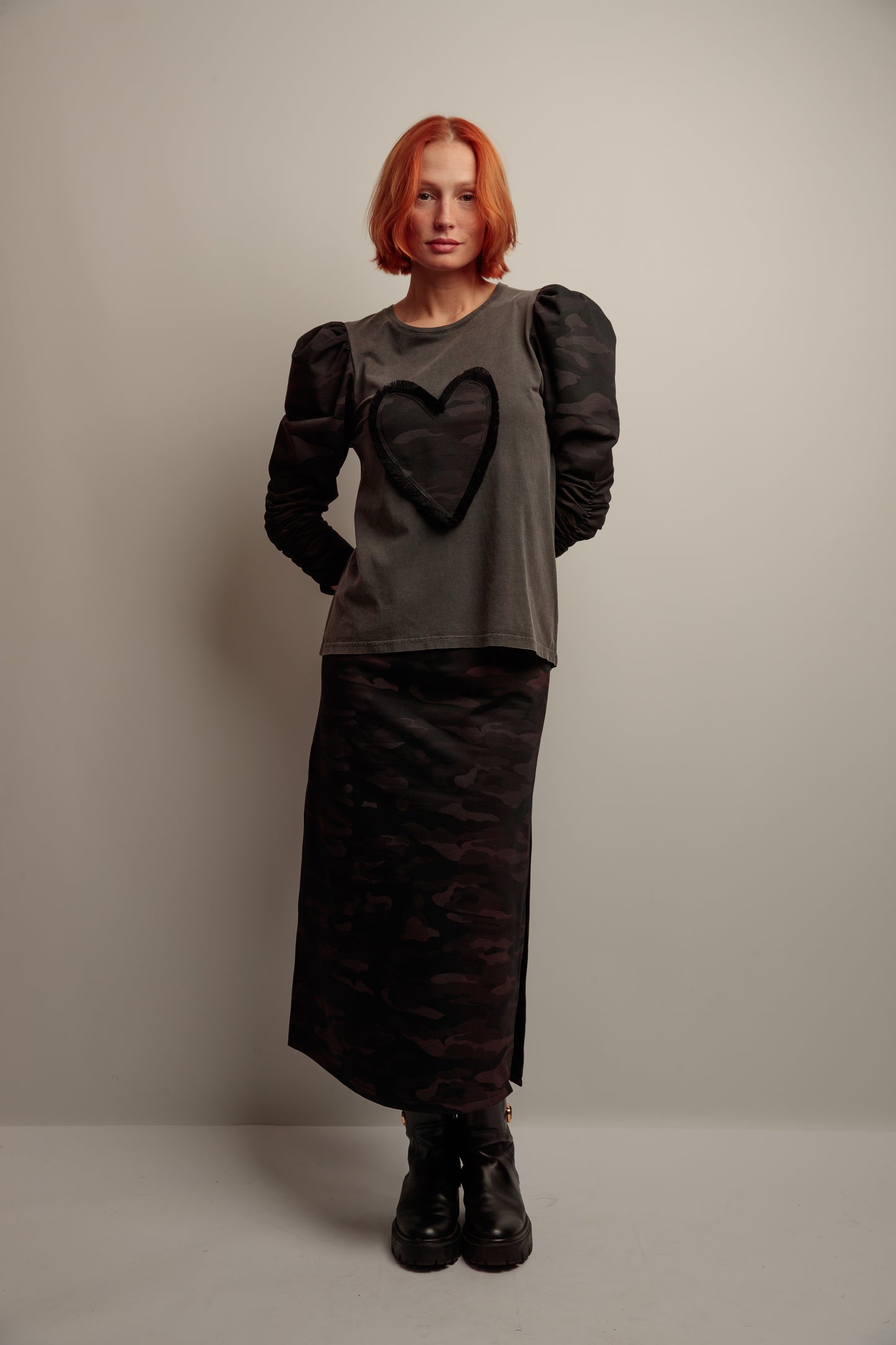 Camiseta Lupita Corazón Flecos