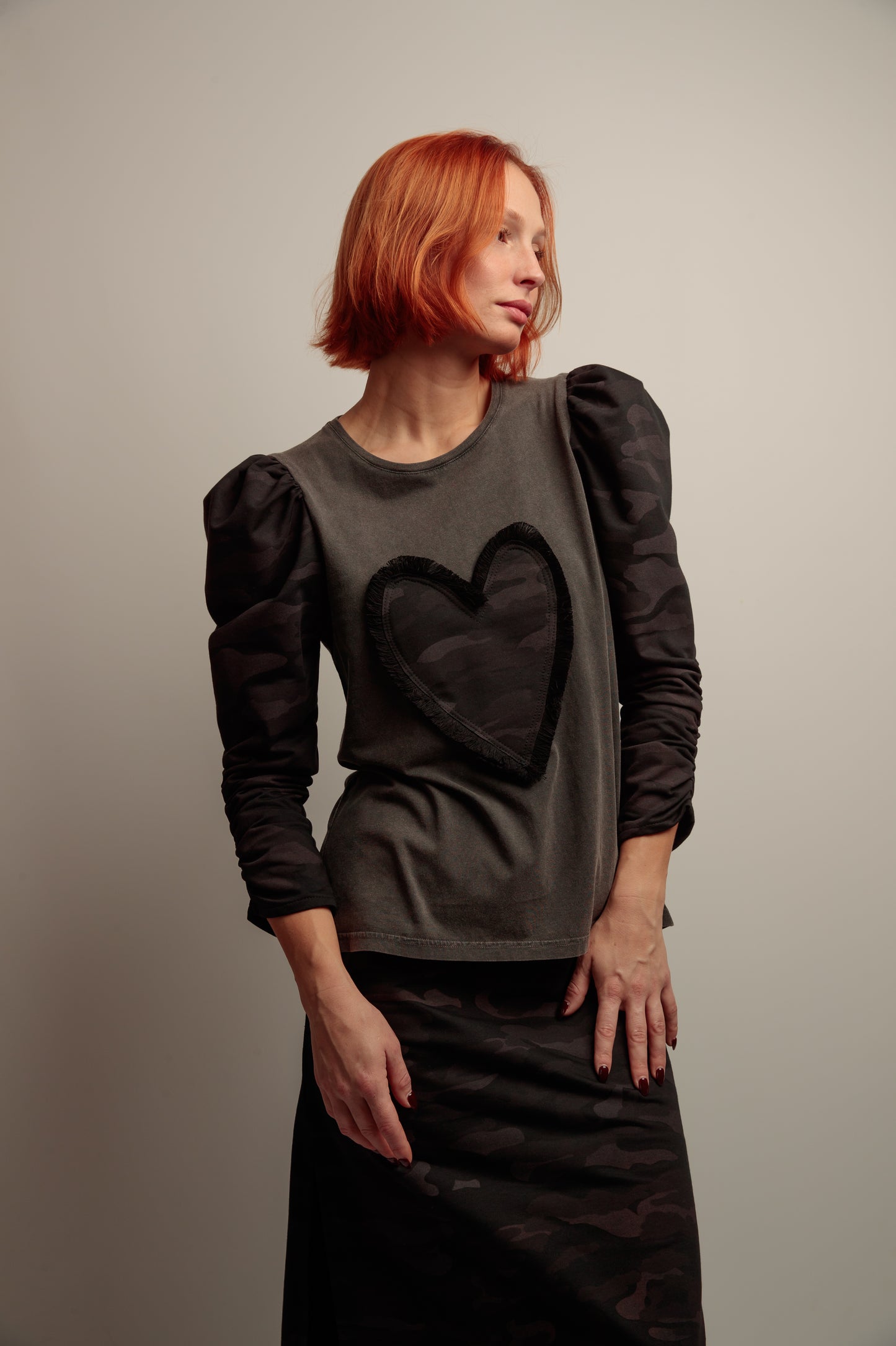 Camiseta Lupita Corazón Flecos