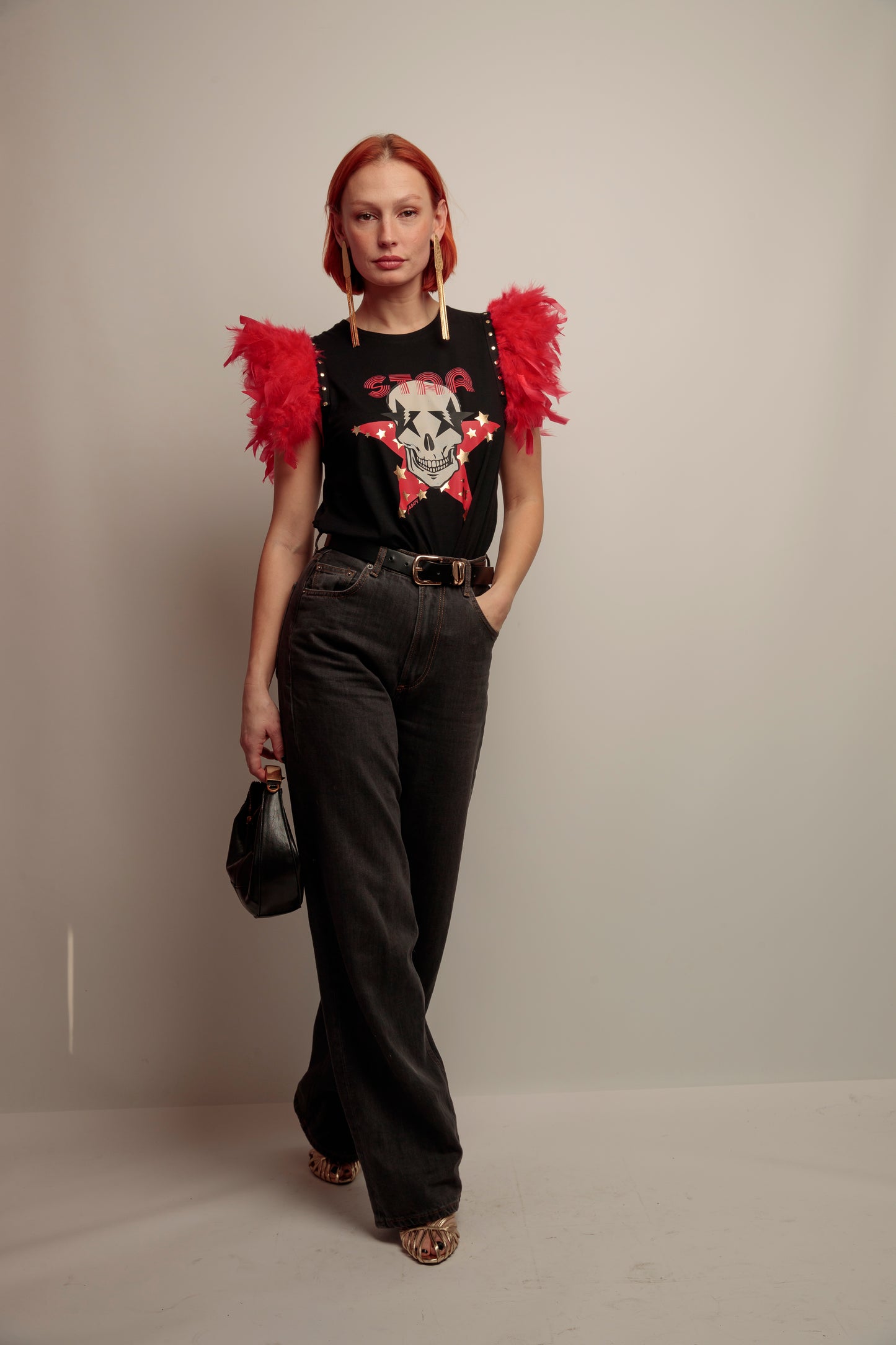 Camiseta Plumas Tachas Skull Fiesta