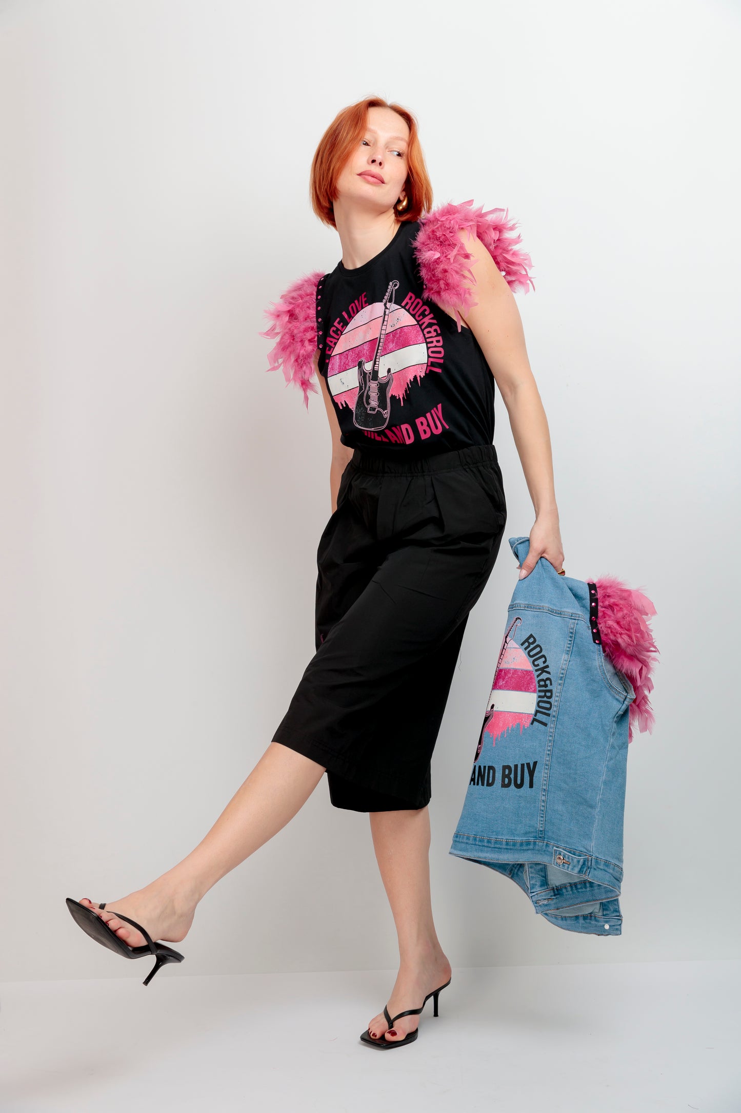 Camiseta Plumas Tachas Guitarra Peace