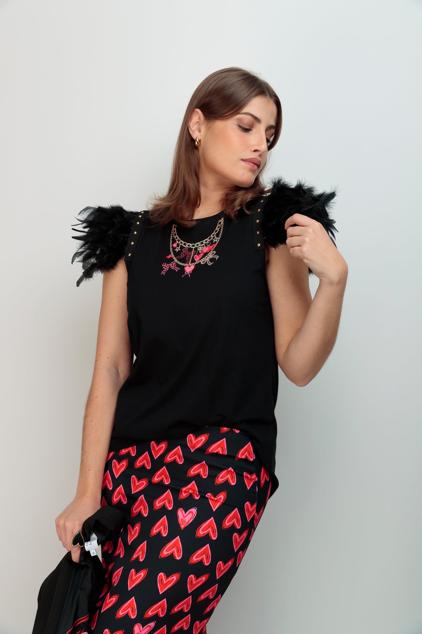 Camiseta Plumas Tachas Collares