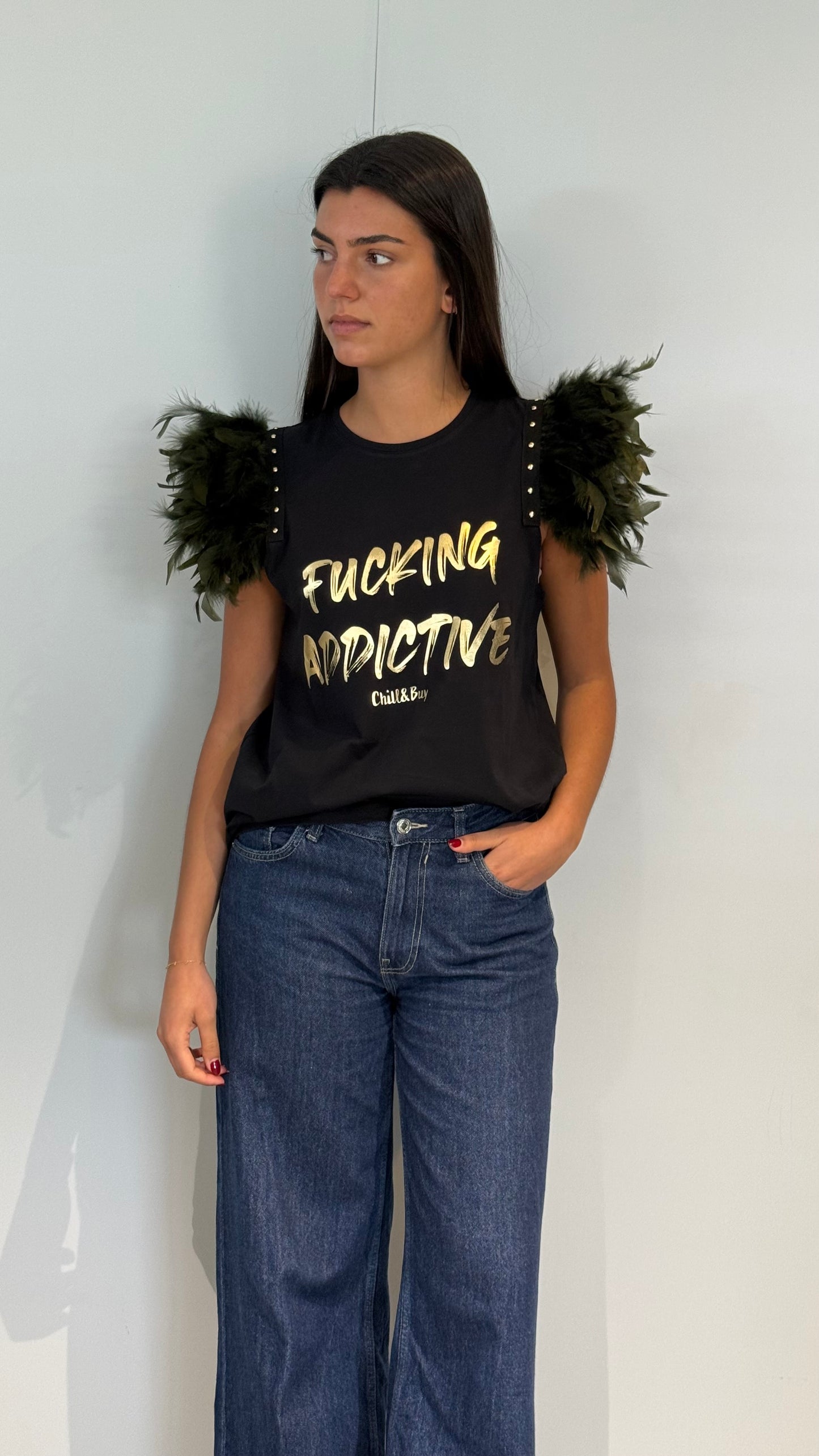 Camiseta Plumas Tachas Addictive
