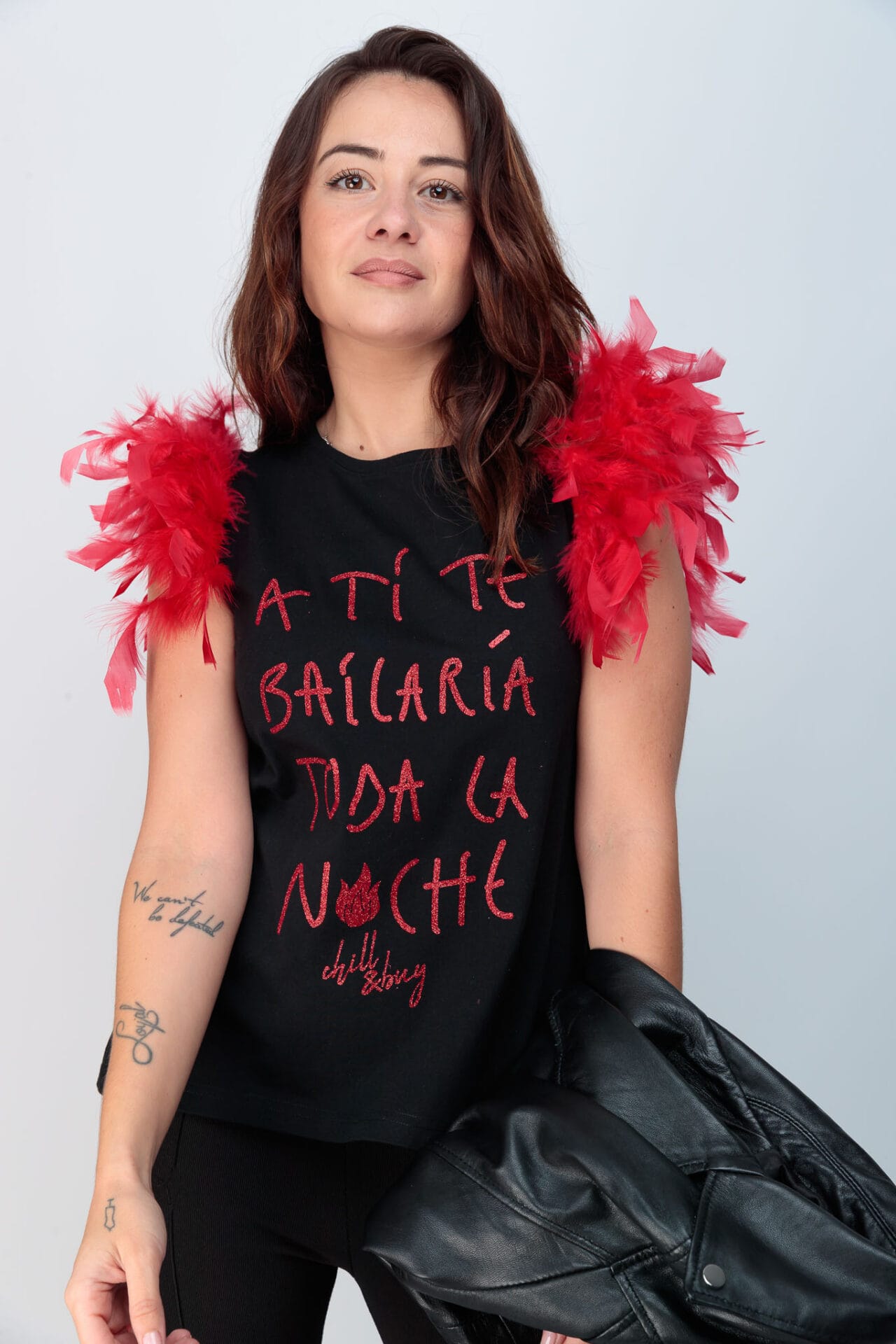 CAMSIETA PLUMAS BAILAR NOCHE