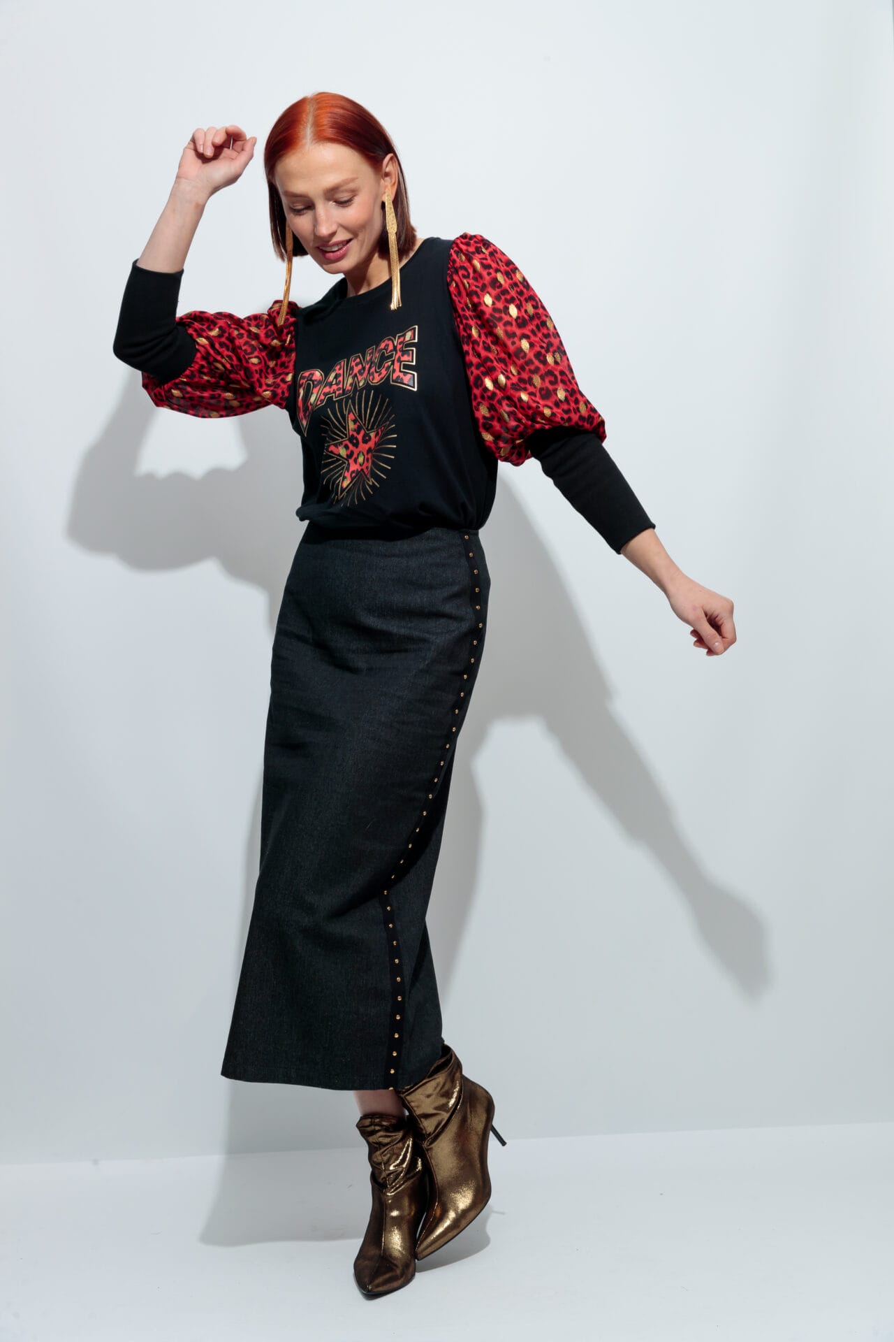 FALDA DENIM TACHAS DORADAS