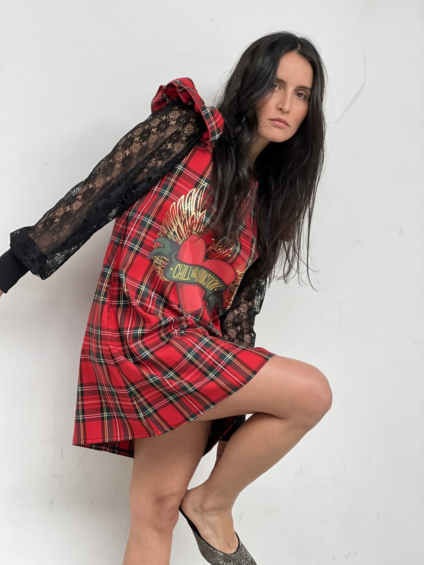 VESTIDO MANGA ABULLONADA ENCAJE MINI VOLANTE CORAZON ALAS ROJO