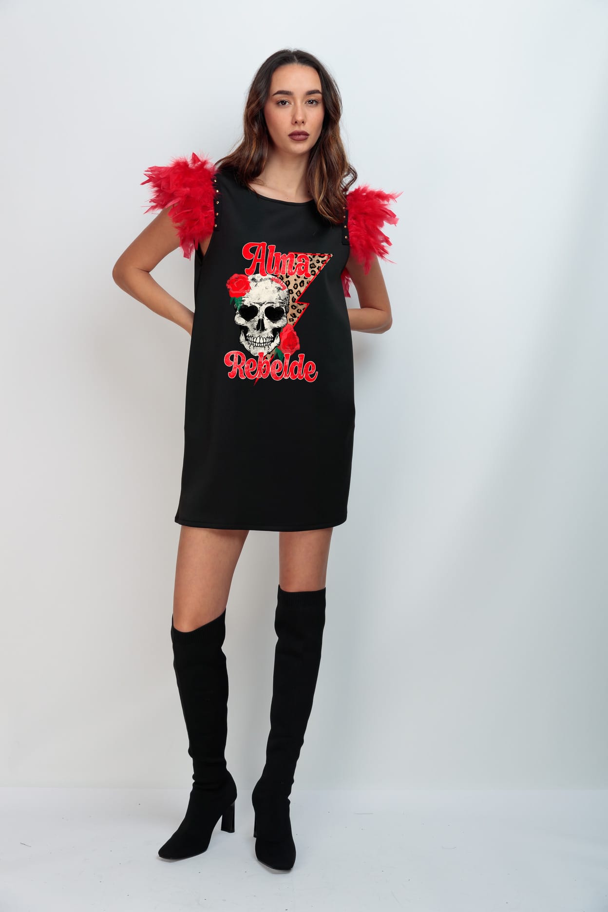 VESTIDO PLUMAS ROJAS ALMA REBELDE