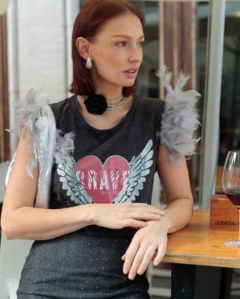 CAMISETA PLUMAS ALAS BRAVE