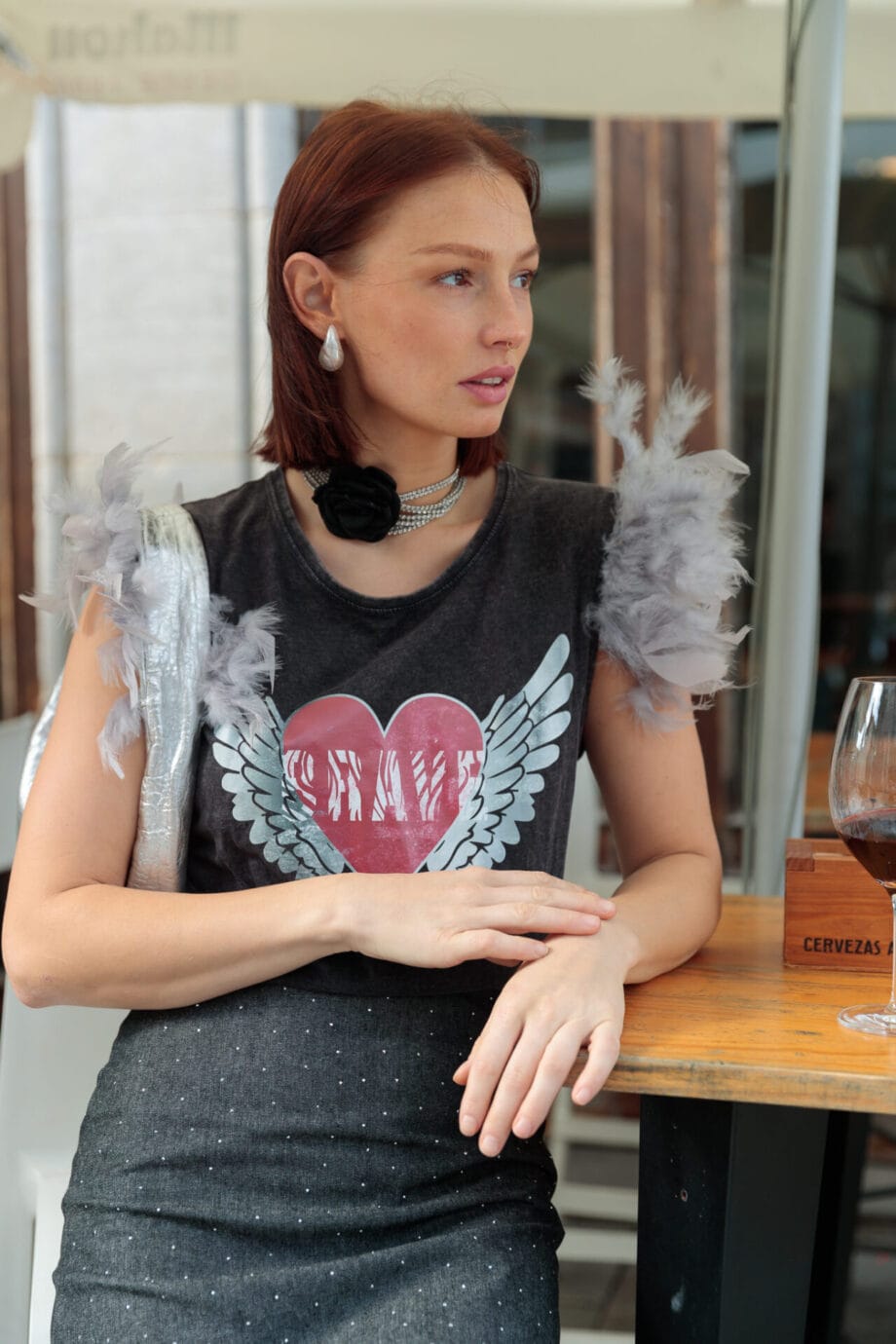 CAMISETA PLUMAS ALAS BRAVE