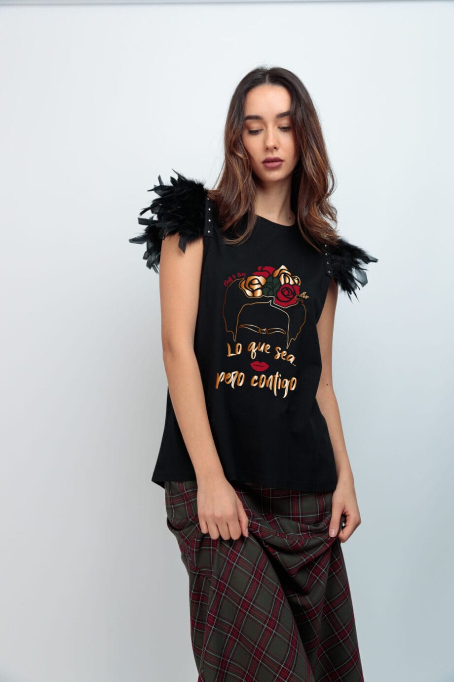 CAMISETA PLUMAS NEGRAS FRIDA DELUXE