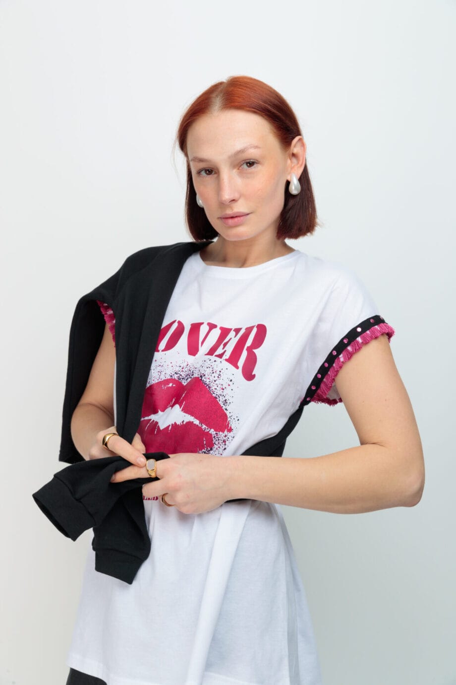 CAMISETA OVER TACHAS LOVER